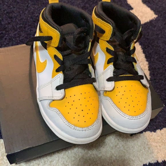 Jordan 1 MID Gold - Picture 2 of 6